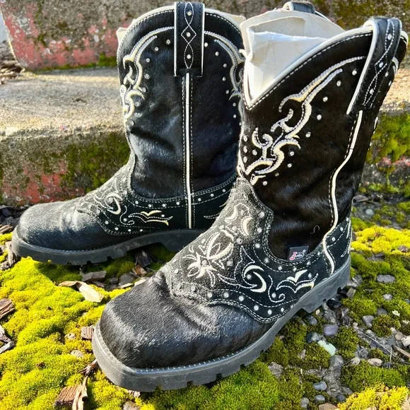 ✨Sold✨Justin Pull-On Fashion Boots w/Hair-on Hide and Rhinestones - Picture 2 of 9